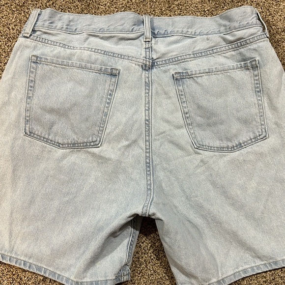 Women’s old navy high-rise slouchy straight jean shorts - Picture 6 of 6